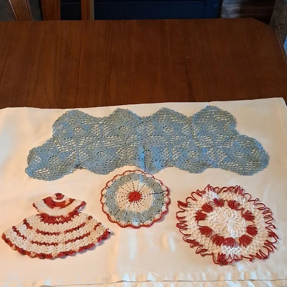 Vintage Crochet potholders/ hotpad /trivet,‎ doilie, dress, Americana, Valentine